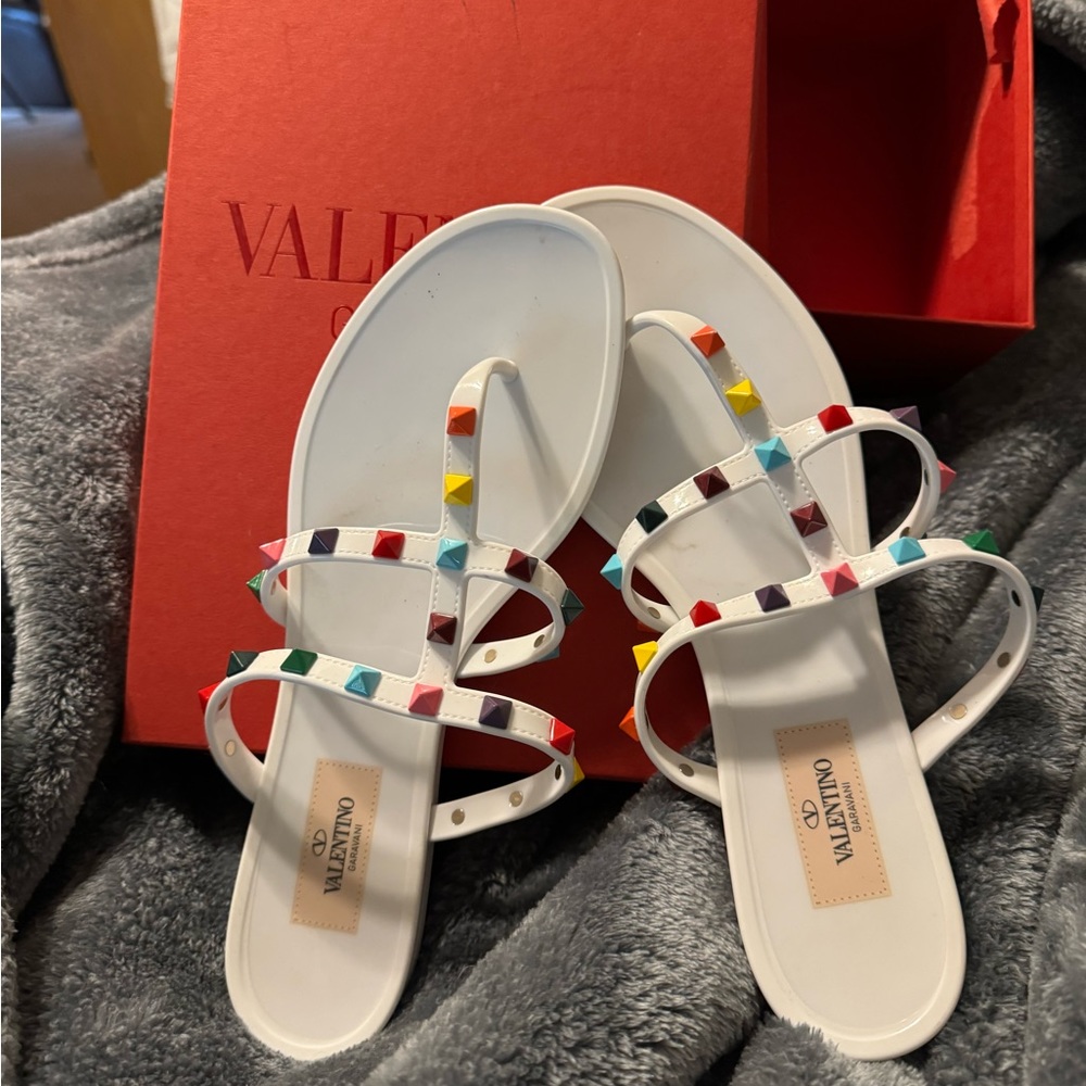 Valentino flips